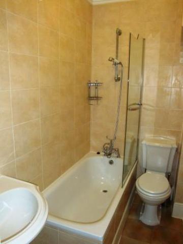 			GARDEN FLAT, 2 Bedroom, 1 bath, 1 reception Flat			 Honiton Road, QUEENS PARK